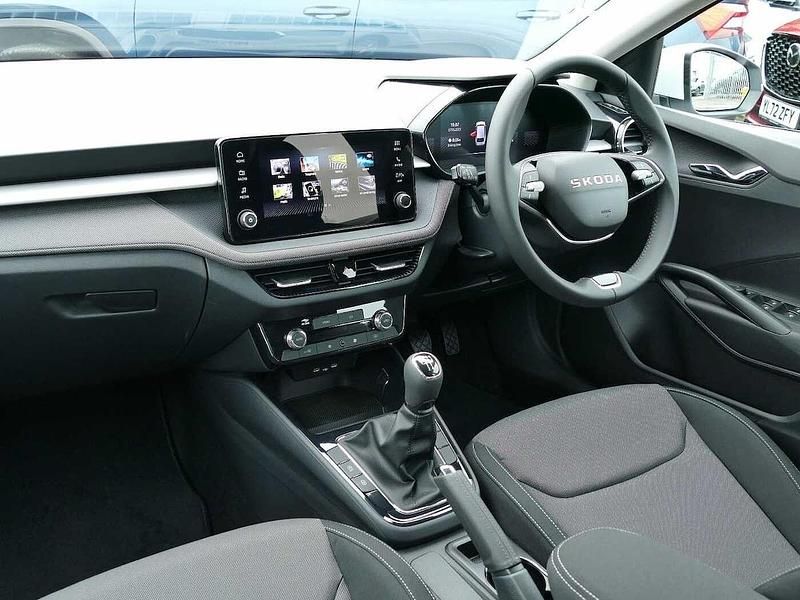 New Skoda Fabia SE 59 HP (43 kW) 2025 Moon white metallic Hatchback