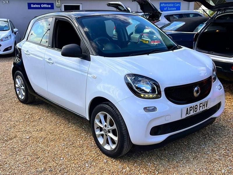 Used Smart ForFour Passion 90 HP (66 kW) 2018 Black Hatchback