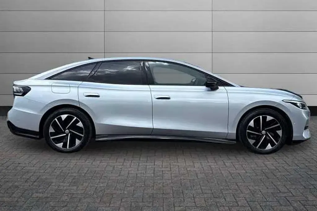 Used VW ID.7 Pro 210 kW (286 HP) 2025 Scale silver Hatchback