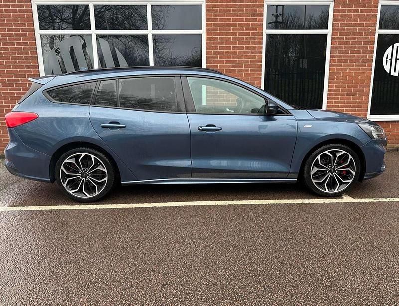Used Ford Focus ST-Line X 120 HP (88 kW) 2020 Blue Estate