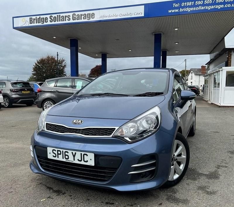 Blue Used 2016 Kia Rio 2 Hatchback | £5,995 (Fair price) - Image 1/4