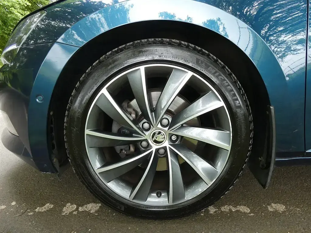 Second-hand Skoda Superb LAURIN & KLEMENT 190 CP (139 kW) 2018 Albastru Break