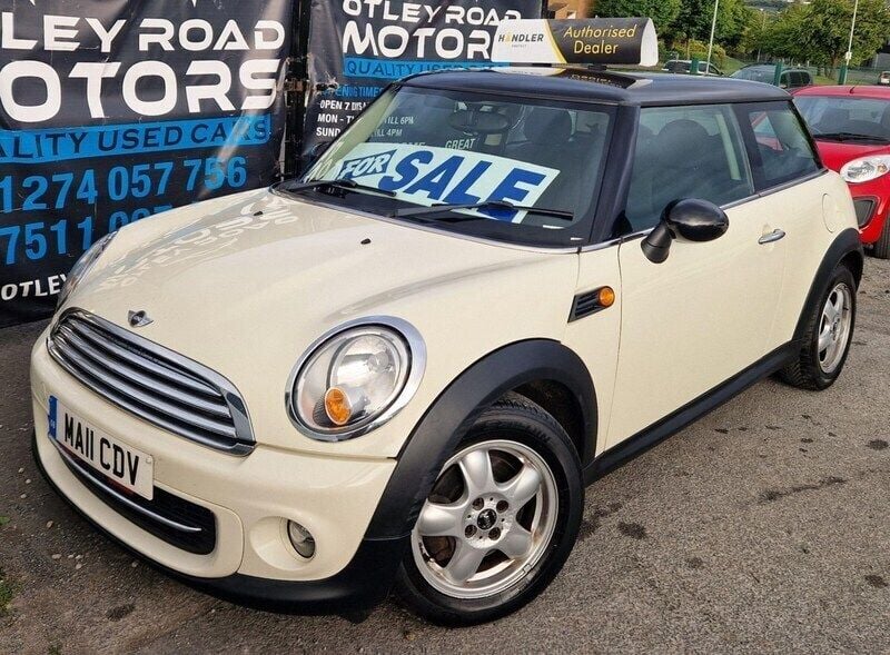 White Used 2011 Mini Cooper Hatch Hatchback | £1,495 (Good price) - Image 1/4