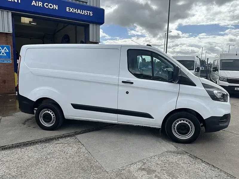 Used Ford Transit Custom 105 HP (77 kW) 2023 White Van