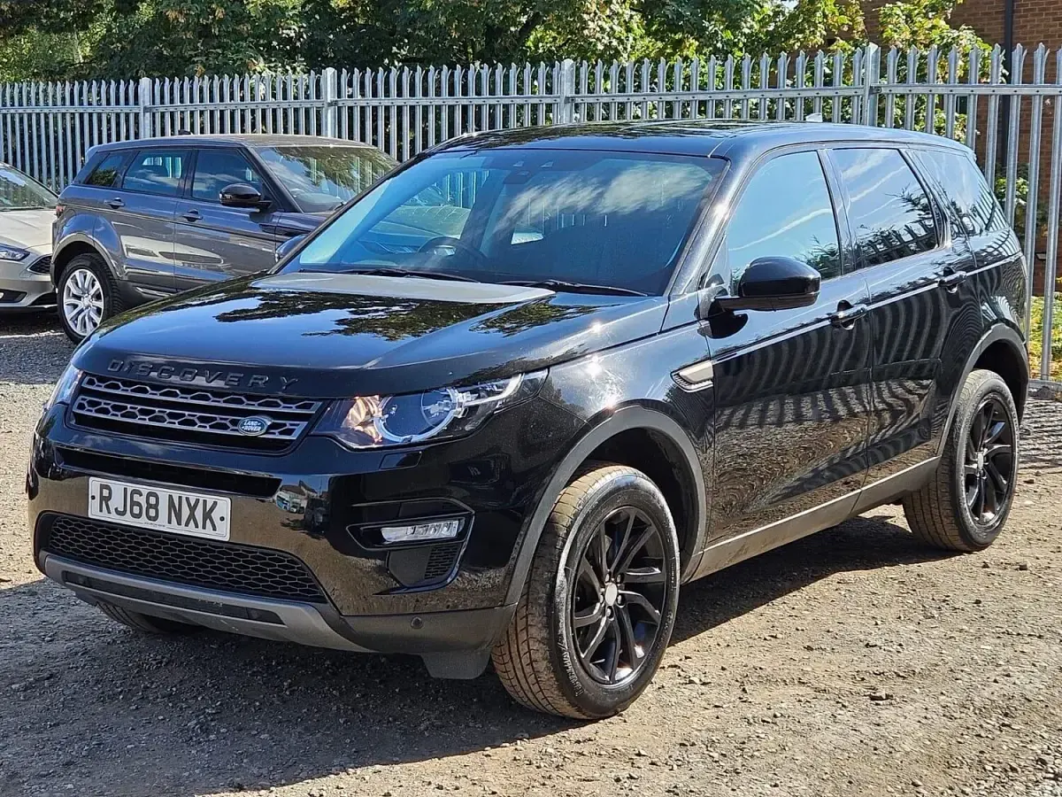 Used Land Rover Discovery Sport SE 180 HP (132 kW) 2018 Black SUV