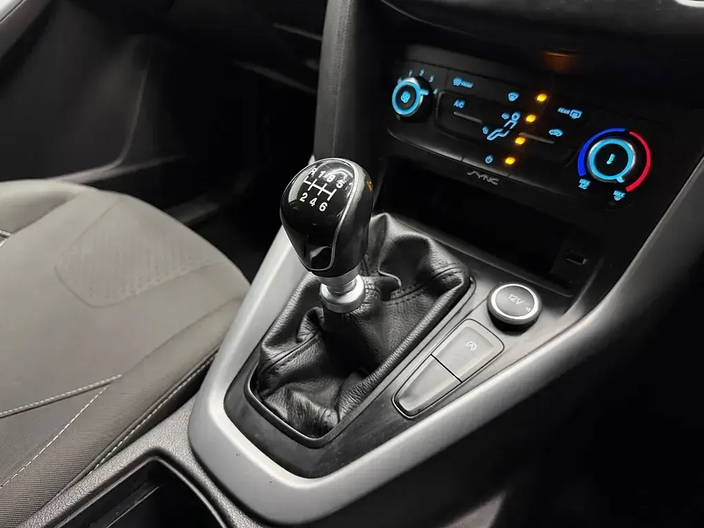 Used Ford Focus Zetec 2015 Grey Hatchback