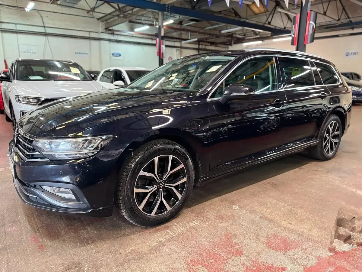 Used VW Passat SEL 150 HP (110 kW) 2021 Black Estate