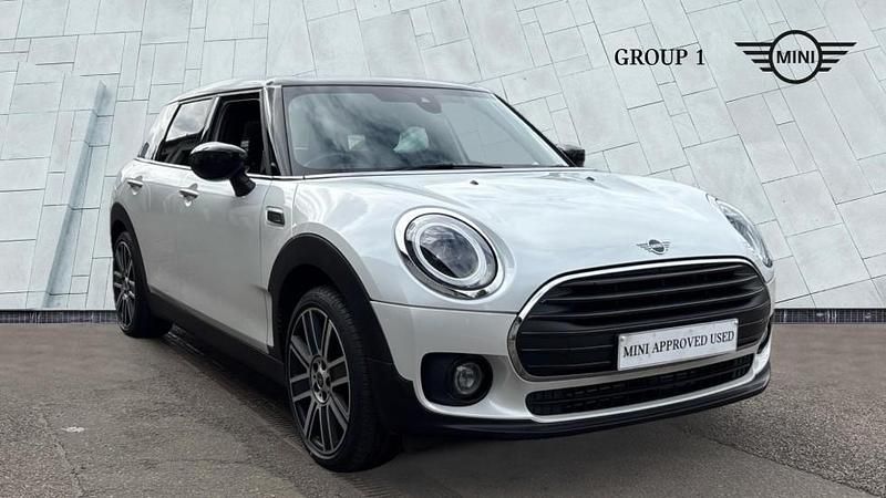 White Used 2024 Mini Cooper Clubman Exclusive Estate | £24,995 (A bit pricey) - Image 1/4