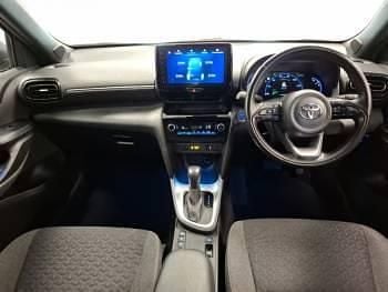 Used Toyota Yaris Hybrid Design 116 HP (85 kW) 2022 Silver Estate