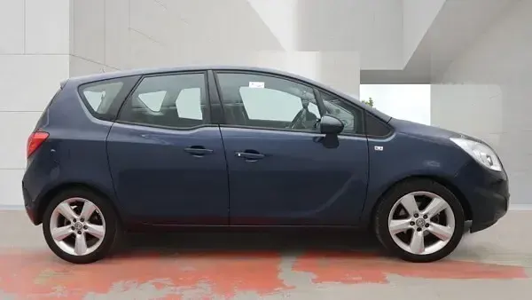 Used Vauxhall Meriva 2014 Blue MPV