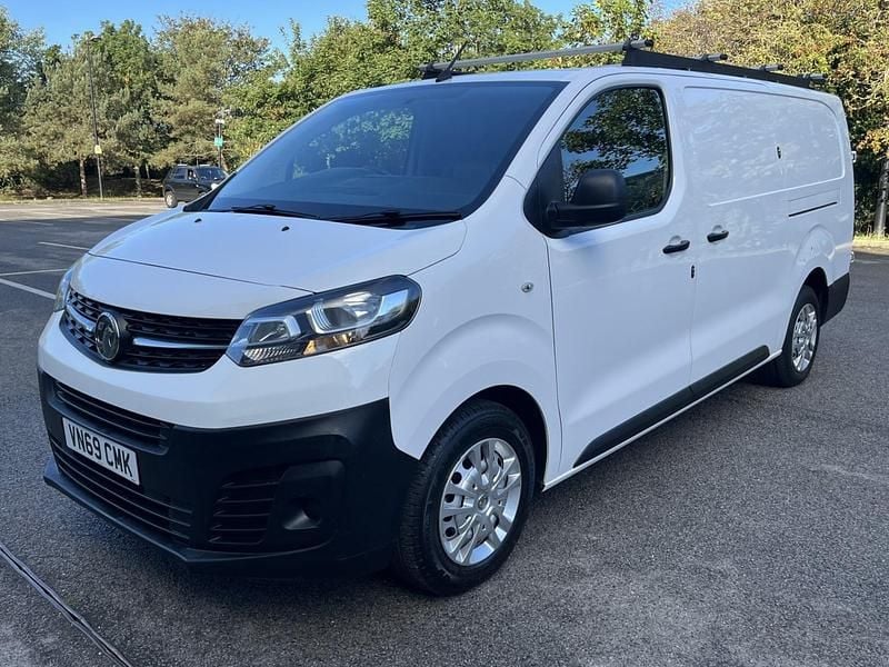 White Used 2019 Vauxhall Vivaro Edition Van | £8,995 (Fair price) - Image 1/3