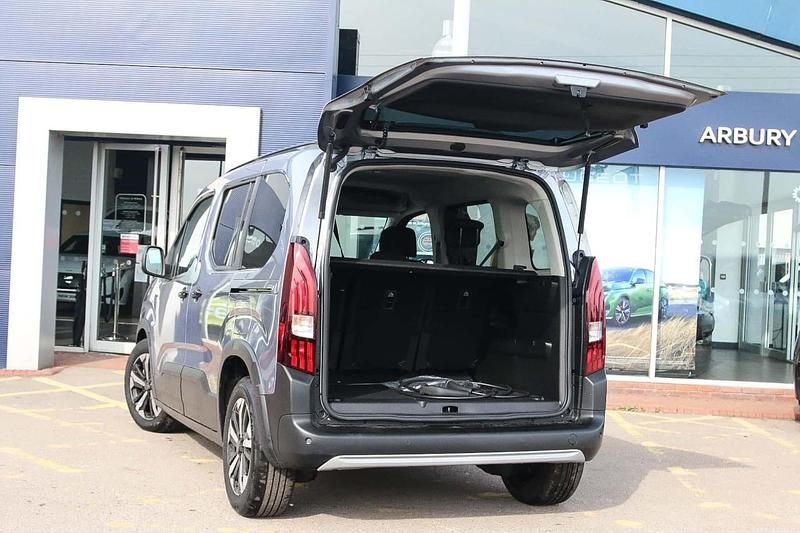 Grey New 2025 Peugeot e-Rifter GT MPV | £28,775 (Fair price) - Image 1/3