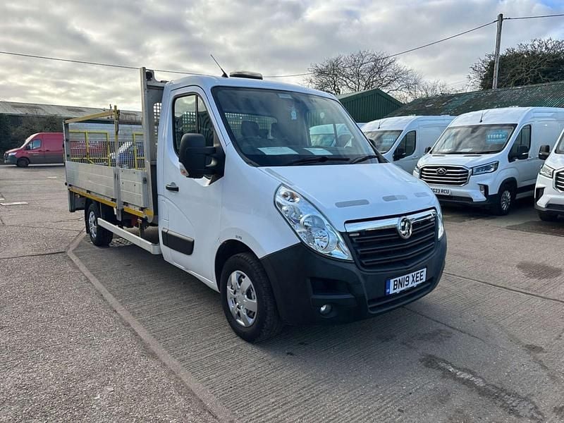 Used Vauxhall Movano 130 HP (95 kW) 2019 White MPV