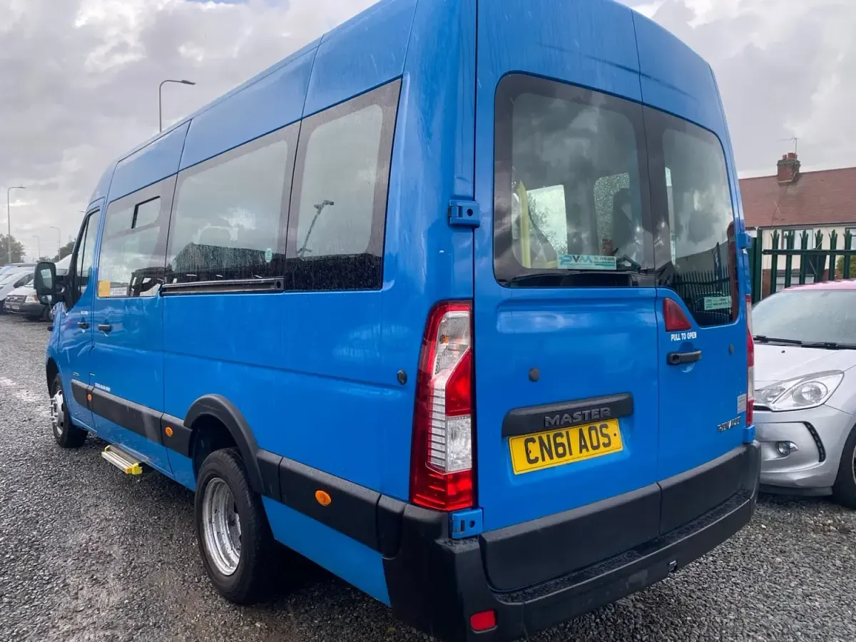 Begagnad Renault Master 2011 Blå Van