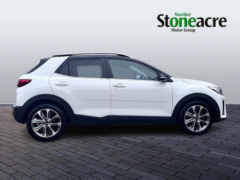 Used Kia Stonic 118 HP (86 kW) 2022 White SUV