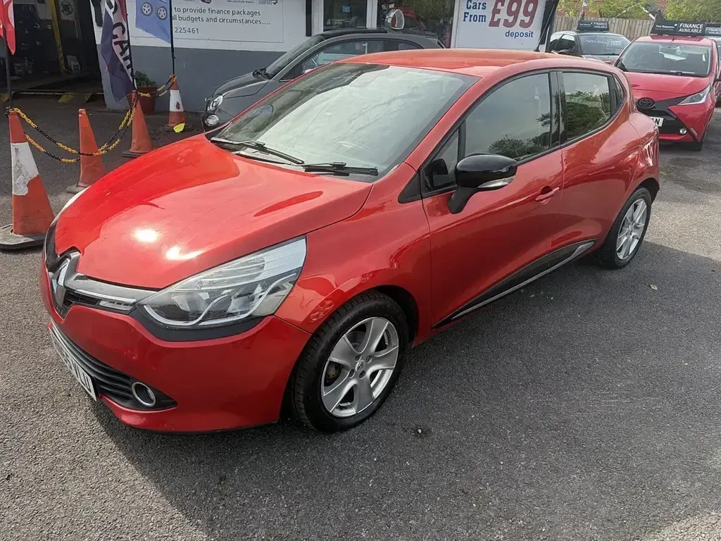 Used Renault Clio Dynamique 2015 Red Hatchback