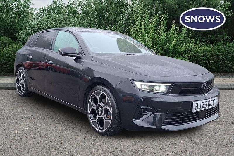 Used Vauxhall Astra Ultimate 130 HP (95 kW) 2025 Black Hatchback