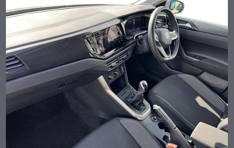 Used VW Polo Life 80 HP (58 kW) 2024 Grey Hatchback