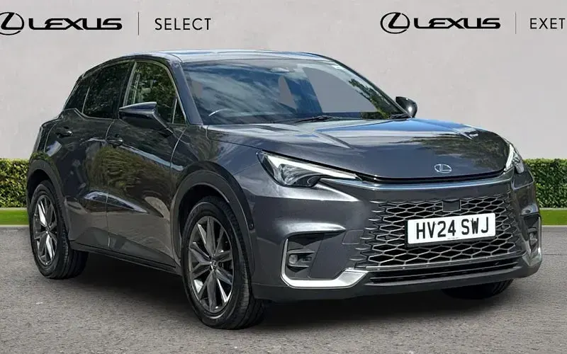 Used Lexus LBX 136 HP (100 kW) 2024 SUV