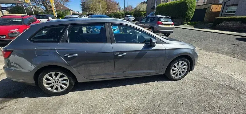 Usado Seat Leon SE Technology 105 HP (77 kW) 2013 Cinzento Carrinha