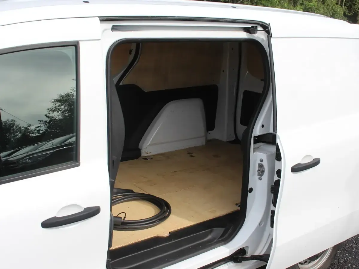 Used Renault Kangoo 89 kW (122 HP) 2024 White MPV