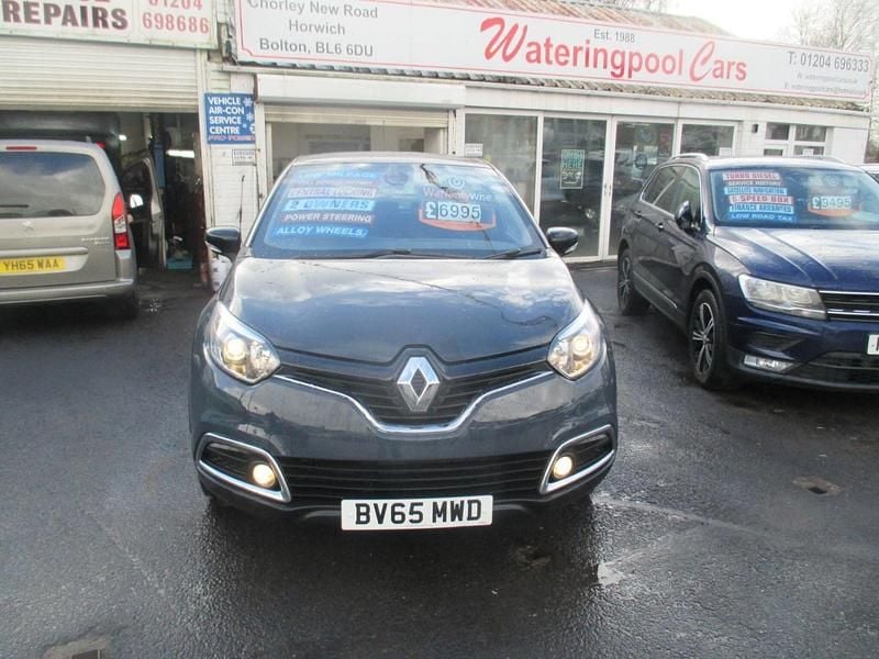 Used Renault Captur Dynamique 90 HP (66 kW) 2015 Blue/black SUV