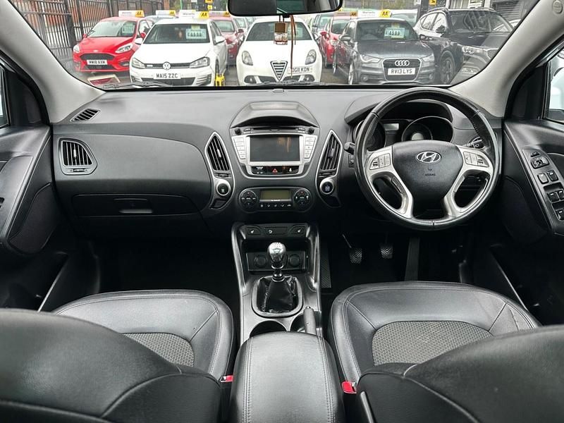 Used Hyundai ix35 Premium 115 HP (84 kW) 2011 White SUV