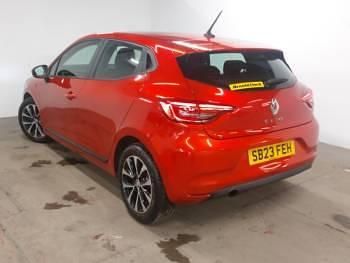 Used Renault Clio V Evolution 90 HP (66 kW) 2023 Red Hatchback