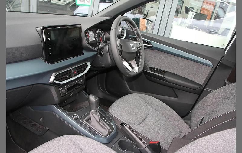 Used Seat Arona Xperience 108 HP (79 kW) 2021 White SUV