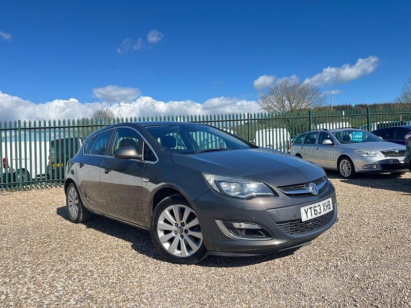 Used Vauxhall Astra Elite 165 HP (121 kW) 2013 Grey Hatchback