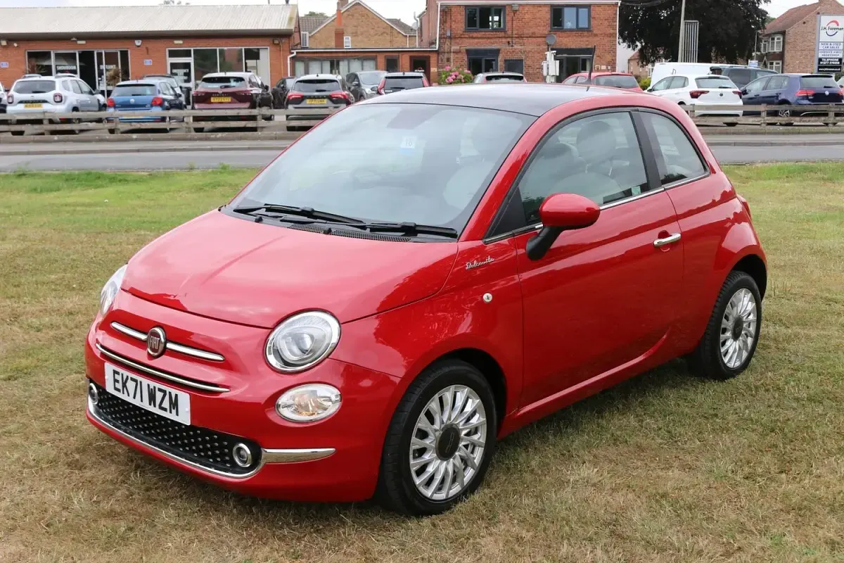 Used Fiat 500 Dolcevita 70 HP (51 kW) 2021 Red Hatchback