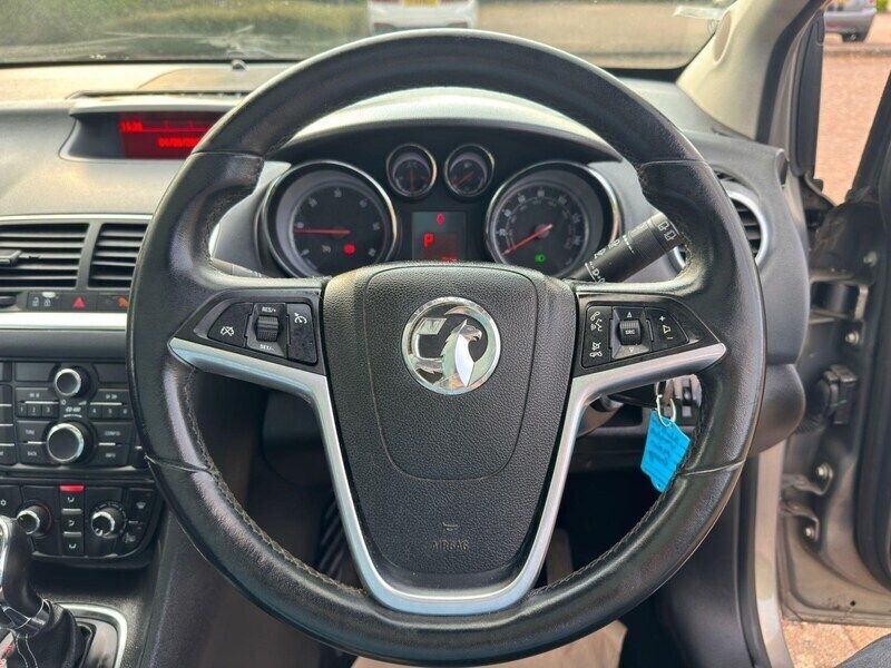 Image 2/4
