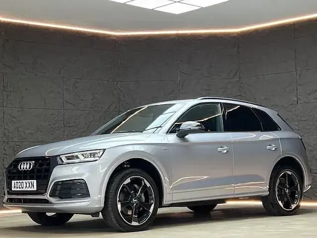 Begagnad Audi Q5 Black Edition 190 HK (139 kW) 2020 Silver SUV