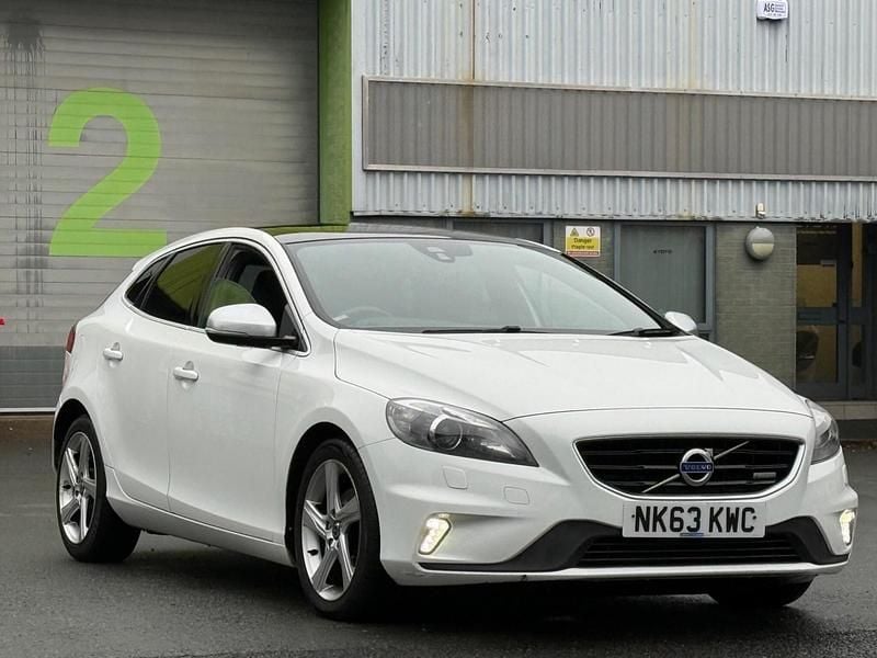 White Used 2013 Volvo V40 R-Design Hatchback | £4,249 (Fair price) - Image 1/4