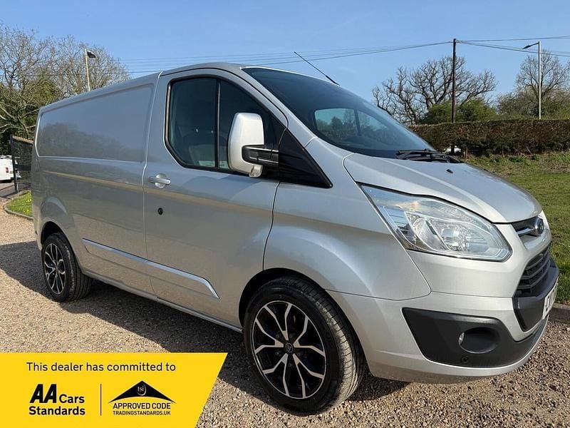 Begagnad Ford Transit Custom Limited 130 HK (95 kW) 2017 Silver Van