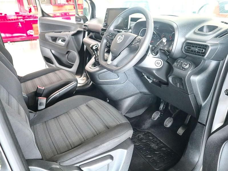 Used Vauxhall Combo S 110 HP (80 kW) 2020 Grey MPV