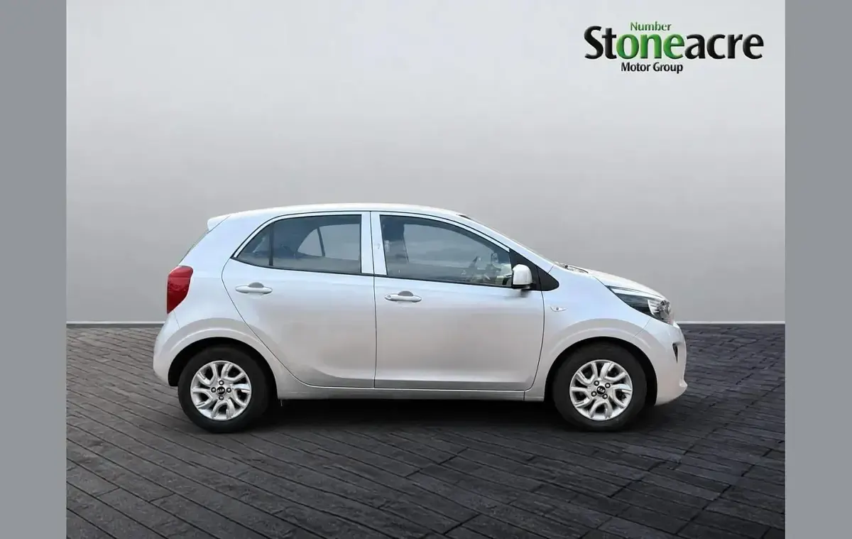 Used Kia Picanto 83 HP (61 kW) 2017 Silver Hatchback
