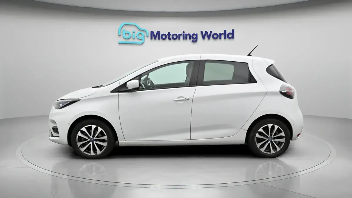 Used Renault Zoe GT-Line 100 kW (136 HP) 2020 White Hatchback