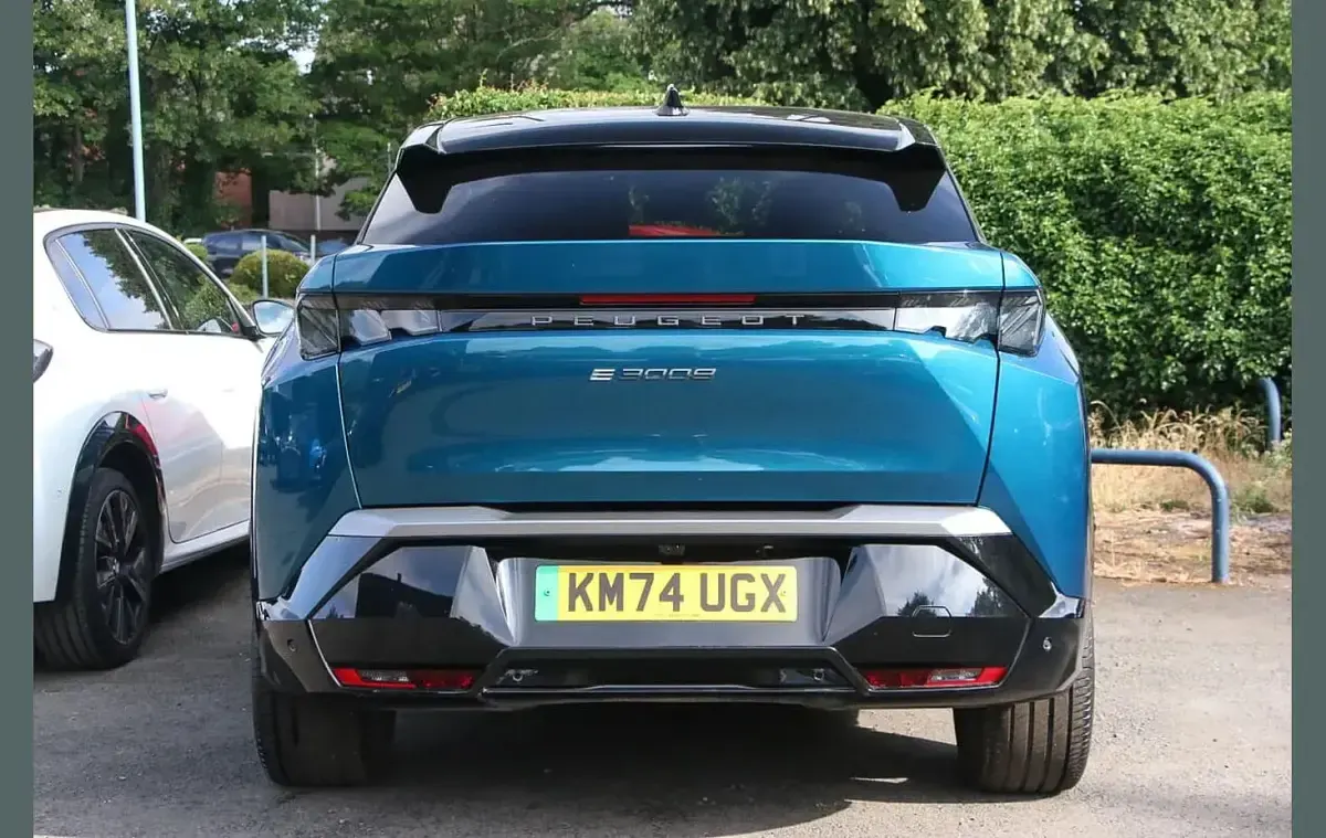 Used Peugeot e-3008 GTi 156 kW (213 HP) 2024 Blue SUV