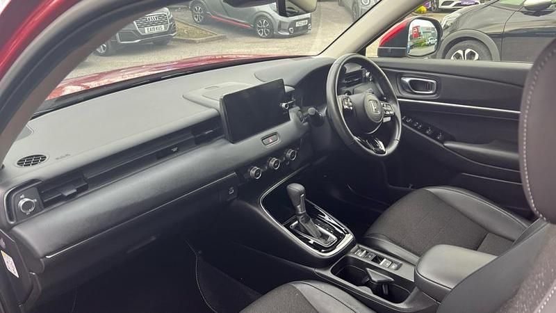 Used Honda HR-V Advance 131 HP (96 kW) 2022 Premium  crystal red SUV