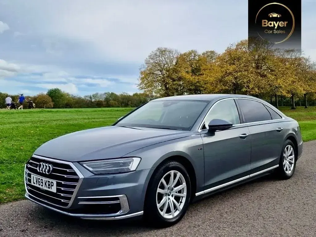 Usado Audi A8 Advanced 286 HP (210 kW) 2019 Cinzento Sedan