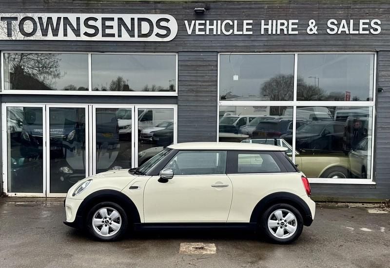 Used Mini ONE Classic 2019 White Hatchback