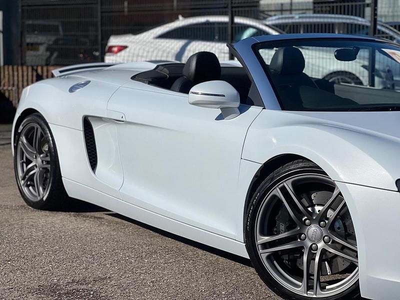 Used Audi R8 Spyder 2011 Grey Cabriolet