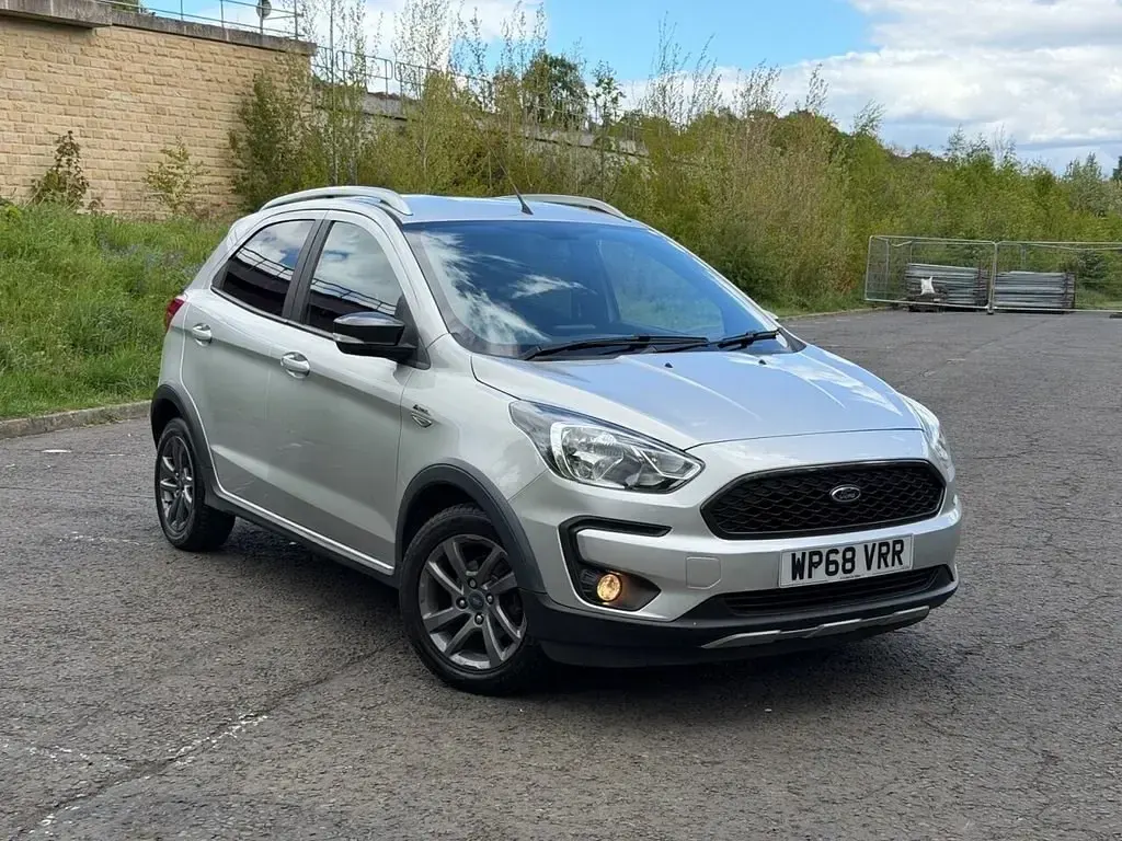 Begagnad Ford Ka Plus Active 85 HK (62 kW) 2018 Silver Halvkombi