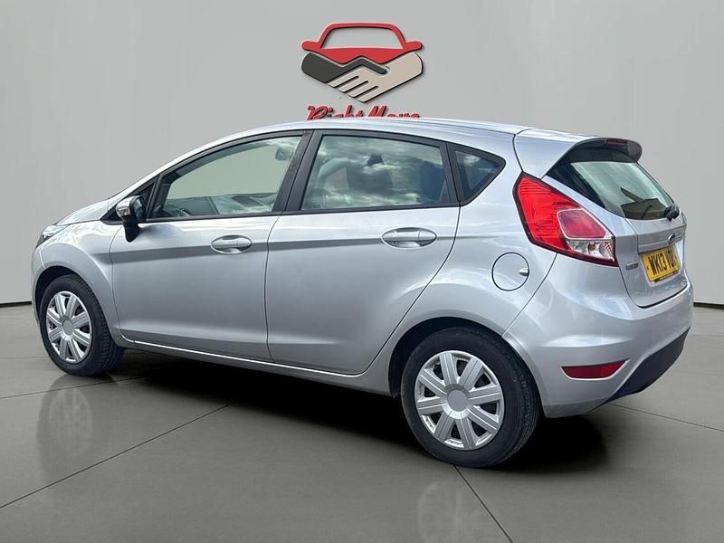 Used Ford Fiesta Style 75 HP (55 kW) 2013 Silver Hatchback