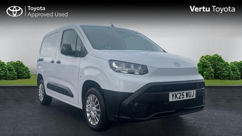 Used Toyota Proace City City 100 HP (73 kW) 2025 MPV