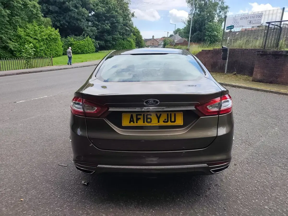 Used Ford Mondeo Vignale 210 HP (154 kW) 2016 Brown Sedan