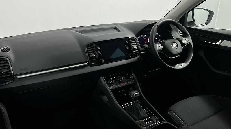 Used Skoda Karoq SE 150 HP (110 kW) 2025 White SUV