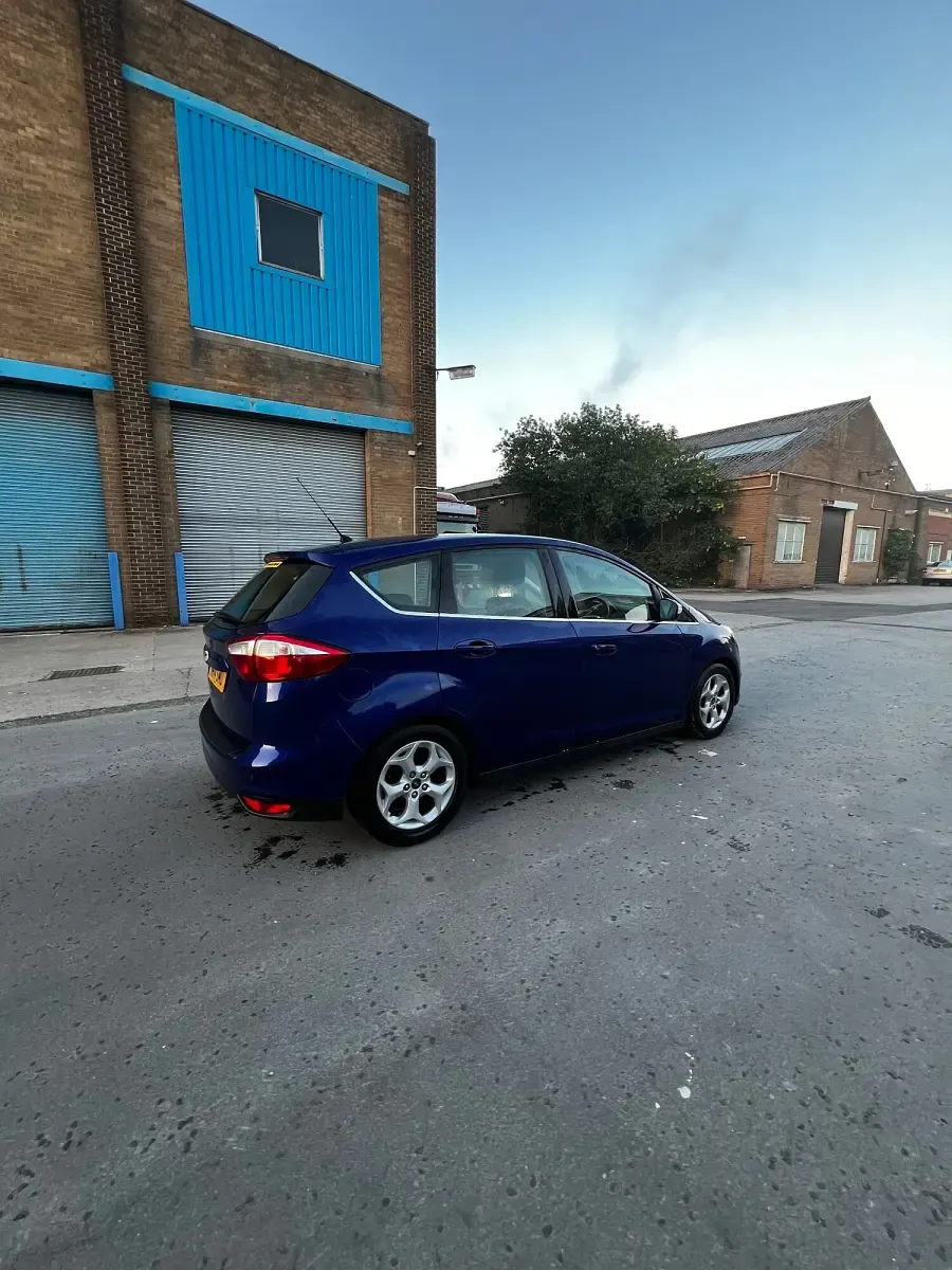Used Ford C-MAX Zetec 2014 Blue MPV