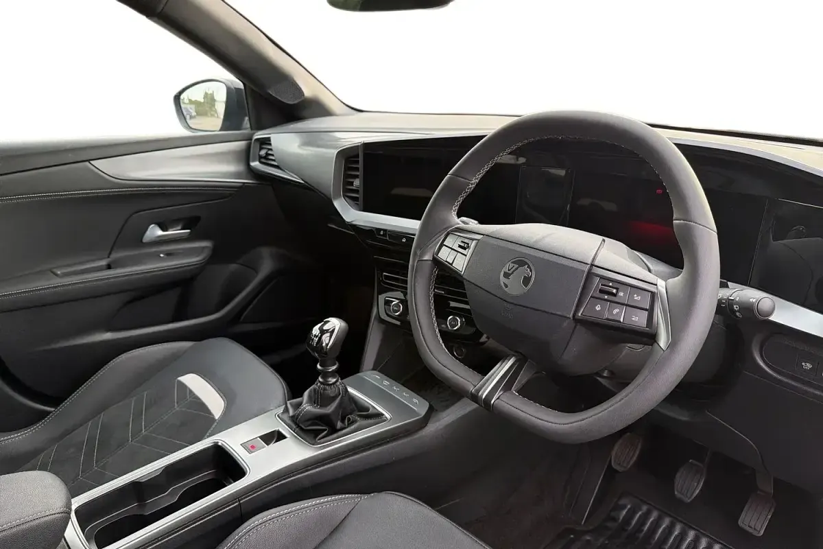 Used Vauxhall Mokka Ultimate 136 HP (100 kW) 2025 Black SUV